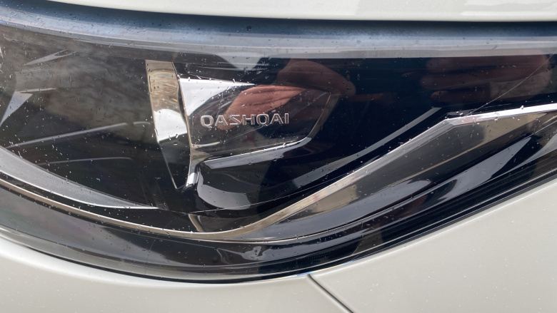 Nissan Qashqai 1.2 DiG-T N-Connecta 5dr Petrol Hatchback